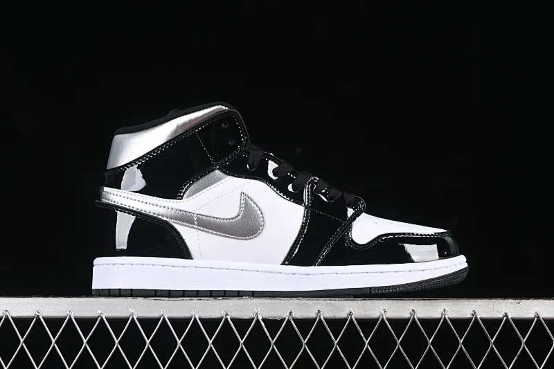 All categories Air Jordan Jordan series basketball shoes Air Jordan 1 Mid Air Jordan 1 Mid AJ1 Joe 1 white, black and silver color Zhongbang basketball shoes HV0789-010